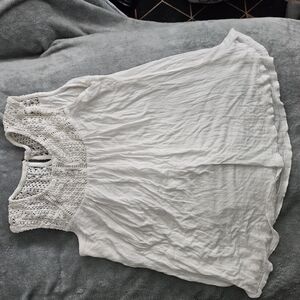 Elegant White Lace Women's Top